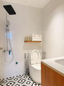 306 - La Van Residence - Dreamy Street View Studio