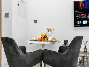 Stylish Luxury Canal View Studio, Business Bay