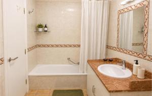 Lovely Apartment In Santa Cruz De Tenerife With Wifi
