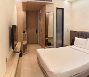 APL Residency by Darling