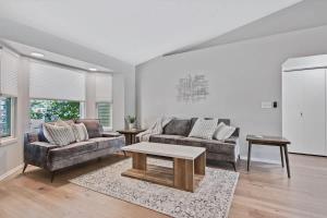 A La Mode 3 bedroom Home Meridian ID