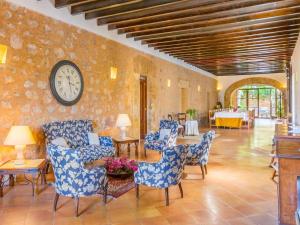 Historic House in Mallorca Up To 12 Guests