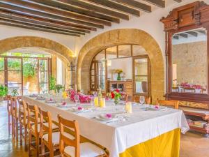 Historic House in Mallorca Up To 12 Guests