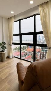 Spacious Riverside Apartment - River View - Phnom Penh