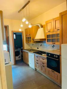 Large apartment for 8 in front of the central station