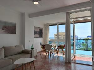 Cozy apartment with pool and ocean views