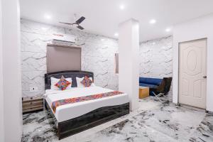 FabHotel Yash Residency II