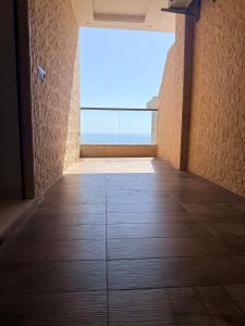 Elegant 3 bed apartment with sea view