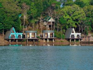 Toong Dam Lake - Mang Den Retreat