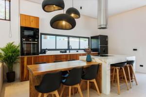 OM Villa Chic Island Luxurious Villa