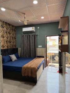 FabHotels Cypress