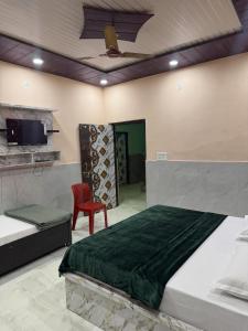 FabHotels Cypress