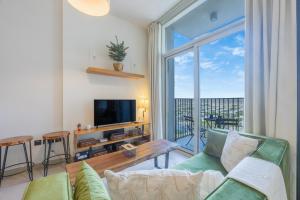 Vacationer Holiday Homes l Chic 1 Bed l Walking Distance to Dubai Hills Mall