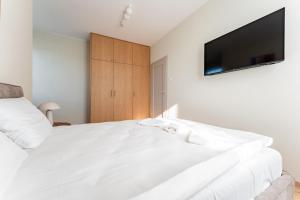 Ogrody Tesoro 48 Apartment by BookingHost