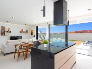Strelitzia Luxury House