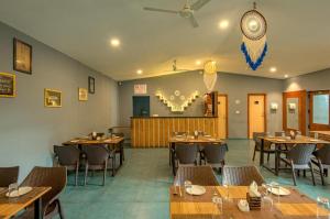 Majestic Beach Comforts - Beachfront