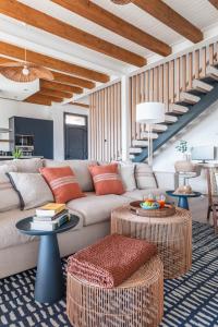 Villa de diseño con jardín, piscina y vistas