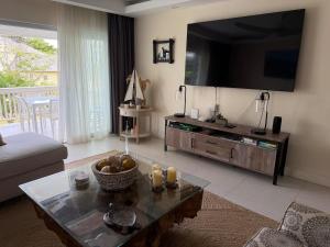 Modern 3BR 2BA Beach Pool Ocean View