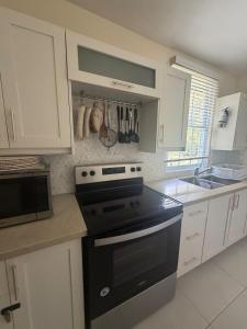Modern 3BR 2BA Beach Pool Ocean View