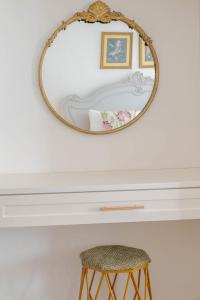 Classic Elegance 2Br Prime Location Sea Point