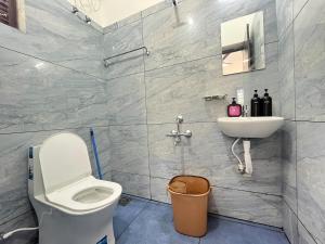 VAR- Lime Haus- AC 2BHK, 250 mtr to Beach, Foosball