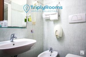 TriplyRooms Collection - Pisa Central Station