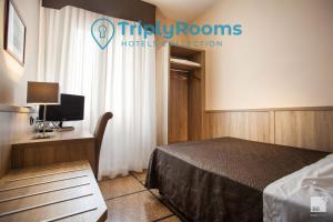 TriplyRooms Collection - Pisa Central Station