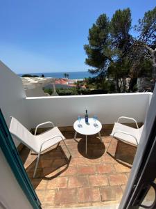 Apartment with private terrace overlooking the sea