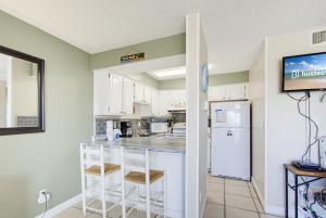 Summer House West B105