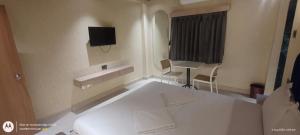 Just Inn Waves Resort Gorai Beach