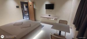 Just Inn Waves Resort Gorai Beach