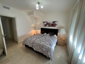 Frontline duplex penthouse
