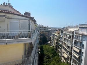 Skyline Balcony Apartment ΔΕΘ Kamara Sintrivani