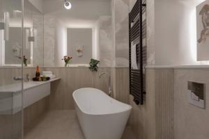 Head in the Clouds - Bright 100 sqm by Fragola Apartments