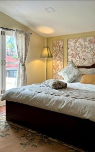 4BRs Spanish Hacienda 10 mins from MRT Huaikwang,JODDFair,RCA
