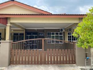 Al Zahra Homestay in Kemaman