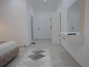 Shatri Hotel