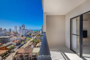 Apto 2Q c piscina e churrasq. 500m do Mar MCB1001