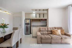 Apto 2Q c piscina e churrasq. 500m do Mar MCB1001