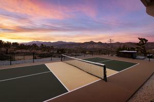 Hoopa House by Fieldtrip - Pickleball 2 Pools