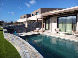 Eleni Village & Suites