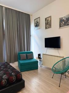 lovely studio apartment
