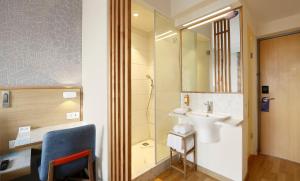 Holiday Inn Express Hyderabad Banjara Hills by IHG