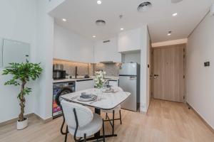 PVH - Seslia Tower - 1BR with City Views