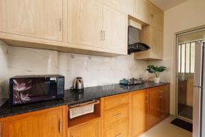 Lumara by RedOlive 2BHK 20min E-city Nr Apollo