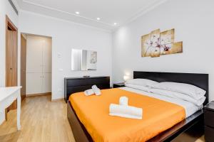 Vatican Flat- 2Bedrooms,2Ensuite Baths & Balcony