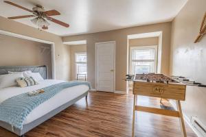 Bright Mount Washington 3BR with Deck
