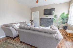 Bright Mount Washington 3BR with Deck