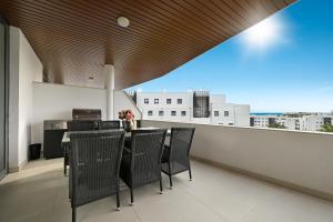 Modern Apartment With Terrace In Higueron