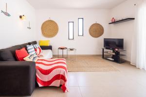 CAJI- Villa w pool near the beach By OCvillas